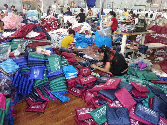Xưởng Nam Việt nhận may các loại áo mưa 2019